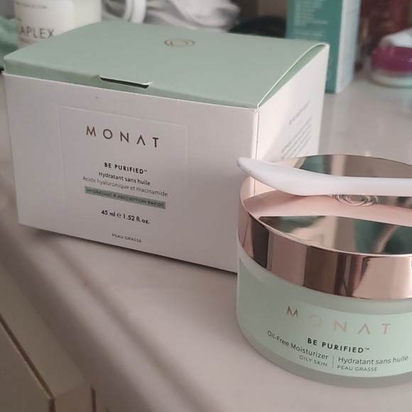 Monat Be Purified Oil Free Moisturizer - Picture 2 of 2